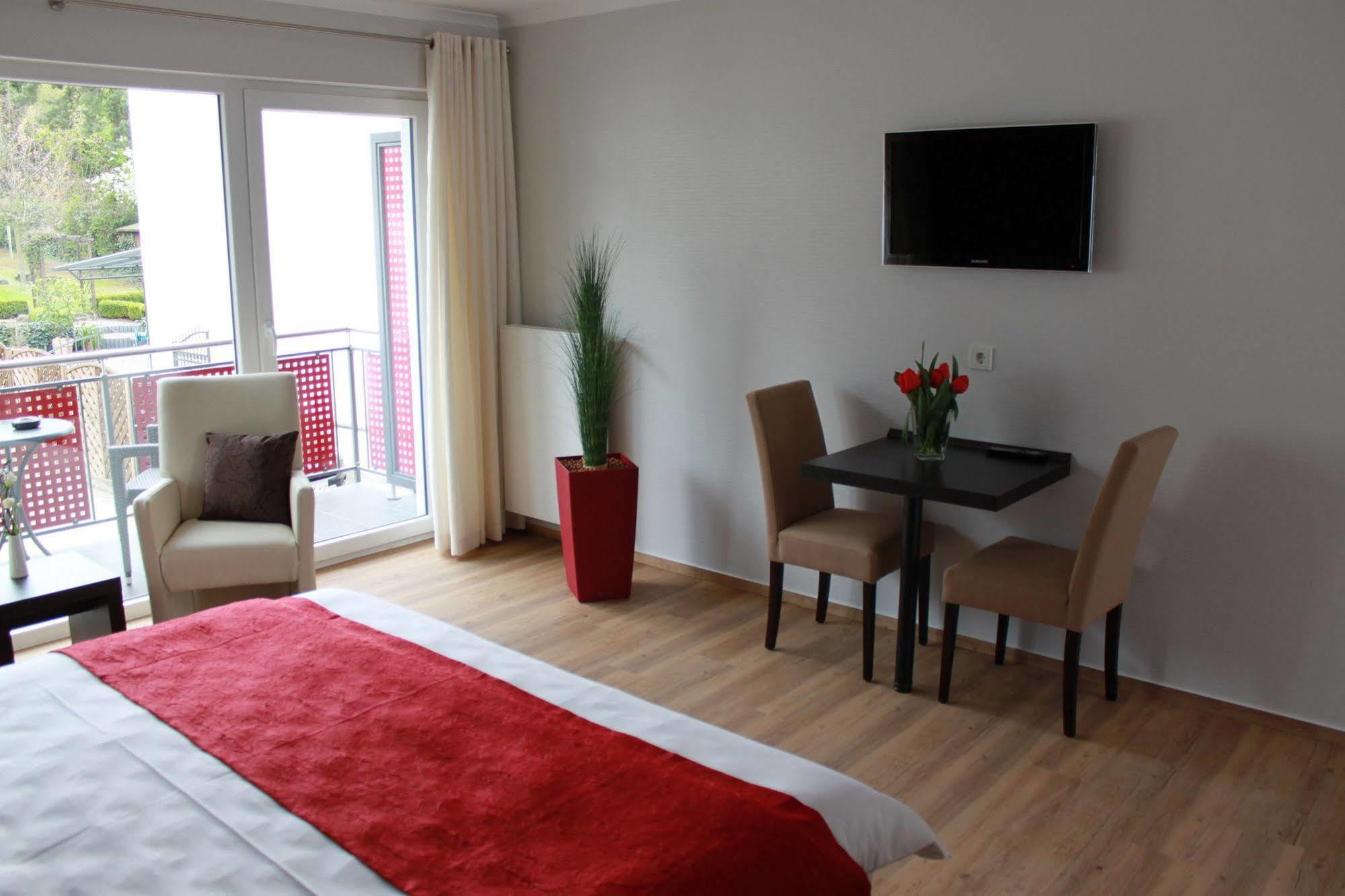 Feriendomizil Am Lindenplatz Hotell Bullay Eksteriør bilde